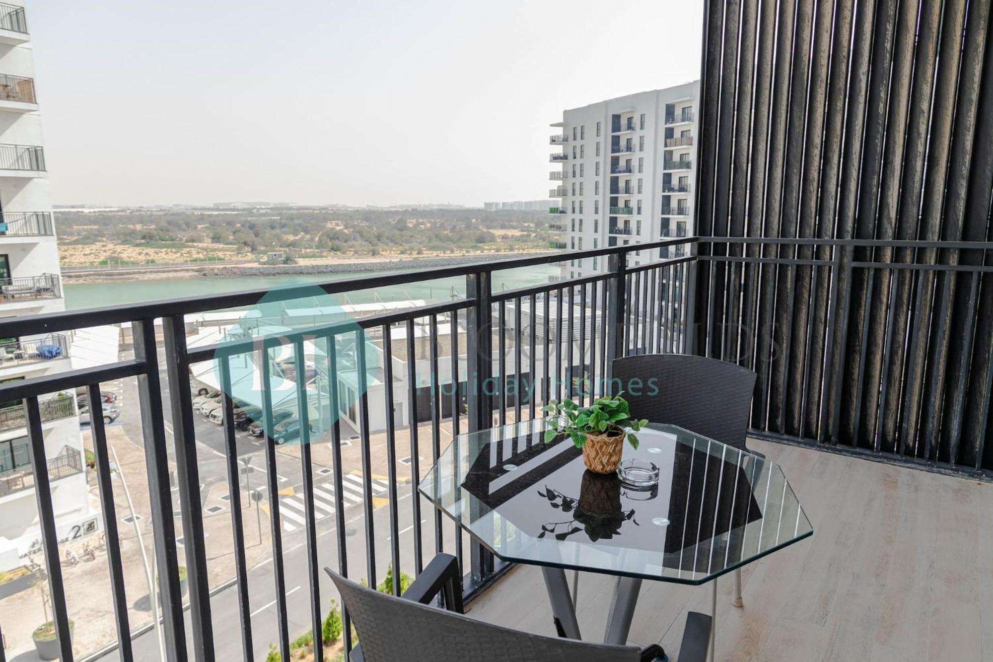 Bloomfields Stylish 1br In Waters Edge Yas Island Appartement Abou Dabi
